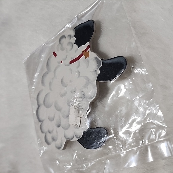 NEW IN PACKAGES ASSORTMENT BUNDLE. - Picture 6 of 9